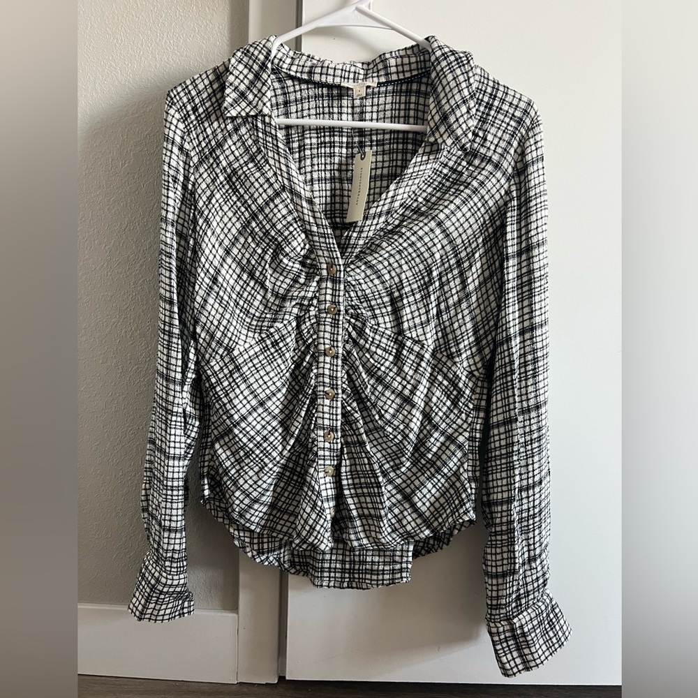 Pilcro Black and White Ruched Long Sleeve Blouse